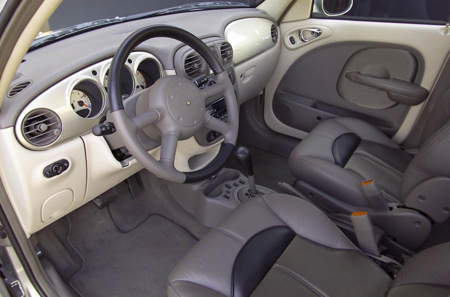 Интерьер Chrysler PT Cruiser 2001 года  (фото 14 из 141)